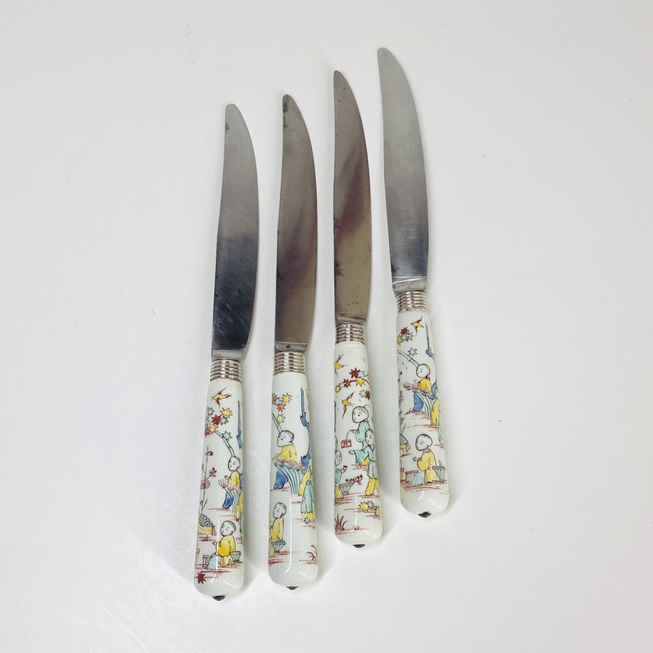 Four Chantilly porcelain knives - Eighteenth century