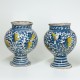 Trapani (Sicile) - Paire de vases d'apothicairerie en majolique - XVIe siècle