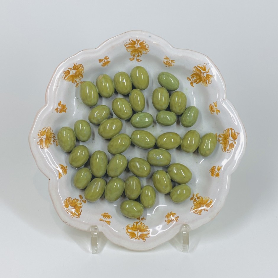 Assiette trompe l'oeil en faïence de Moustiers - XVIIIe siècle - VENDU