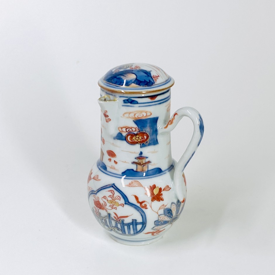 Chinese porcelain jug with Imari decoration - Eighteenth century