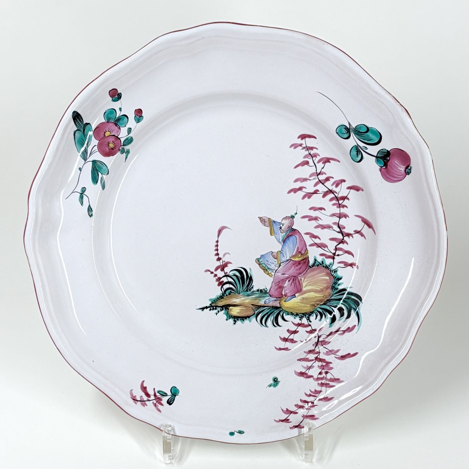 Lunéville earthenware dish with Chinese decoration - Eighteenth century