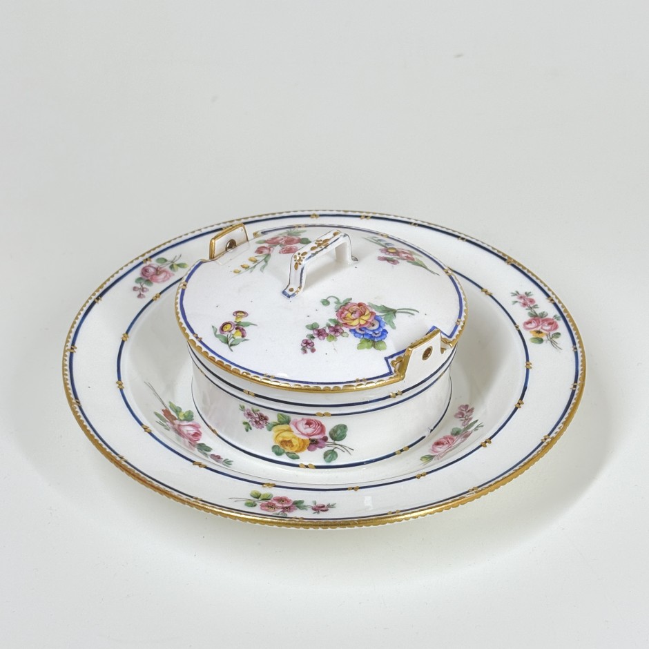 Beurrier en porcelaine tendre de Sèvres - XVIIIe siècle