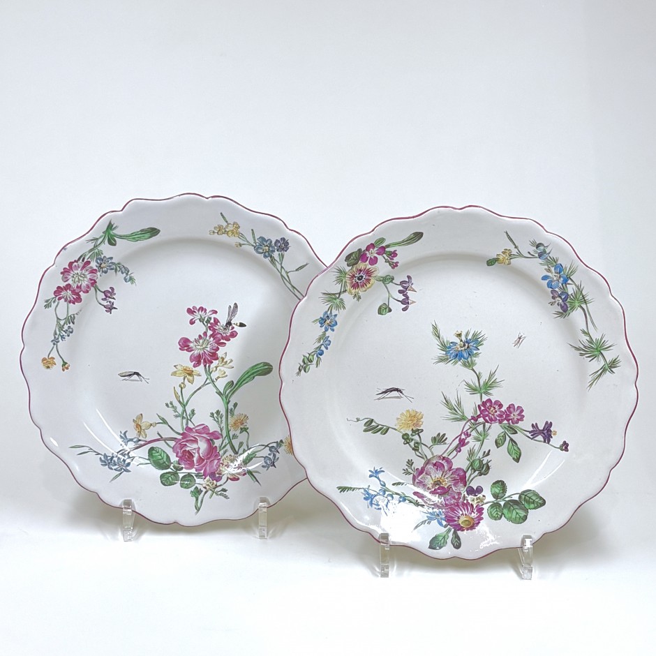 Pair of plates in Marseille earthenware, Robert factory - Eighteenth century