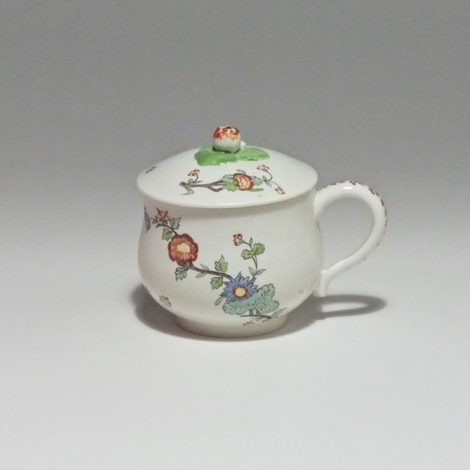 Chantilly - Pot à jus à décor Kakiemon - XVIIIe siècle (2) - VENDU