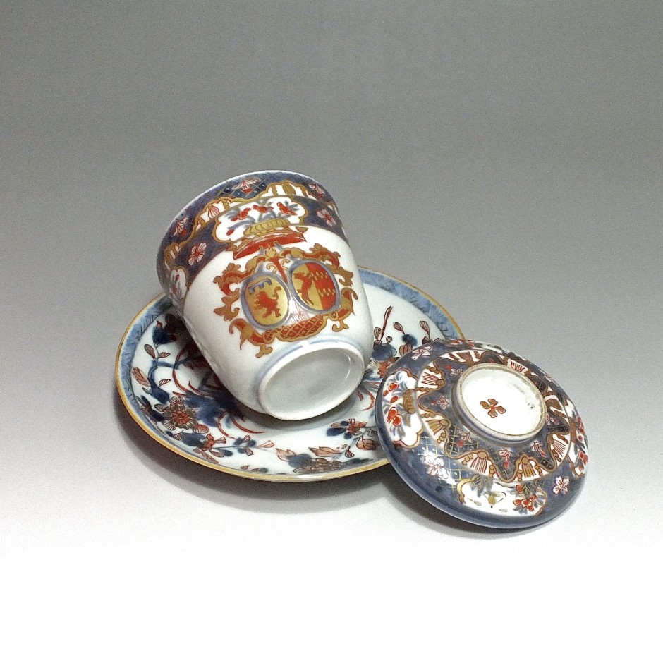 Japan - porcelain cup with alliance arms Van Buren and Brederone - eighteenth century - SOLD