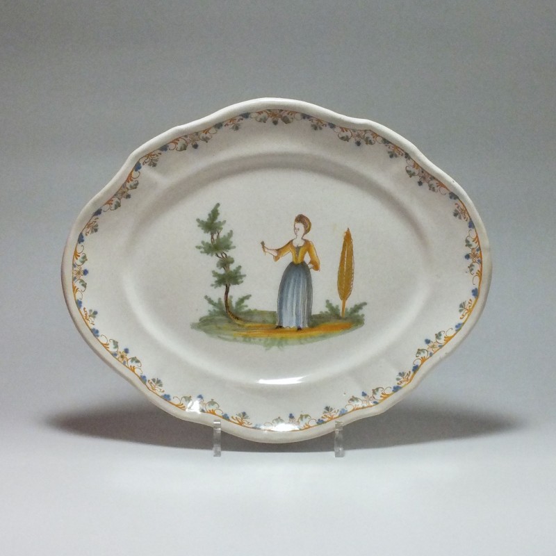 lyon-dishes-pair-eighteenth-century-sold-bils-c-ramiques