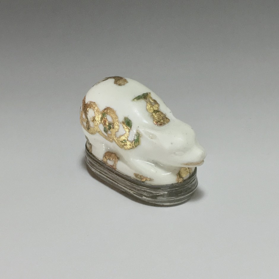 SAINT-CLOUD - Oval box representing a hare - Eighteenth century