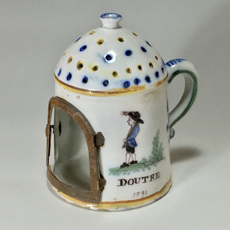 Roanne - Rare lantern earthenware - eighteenth century - SOLD