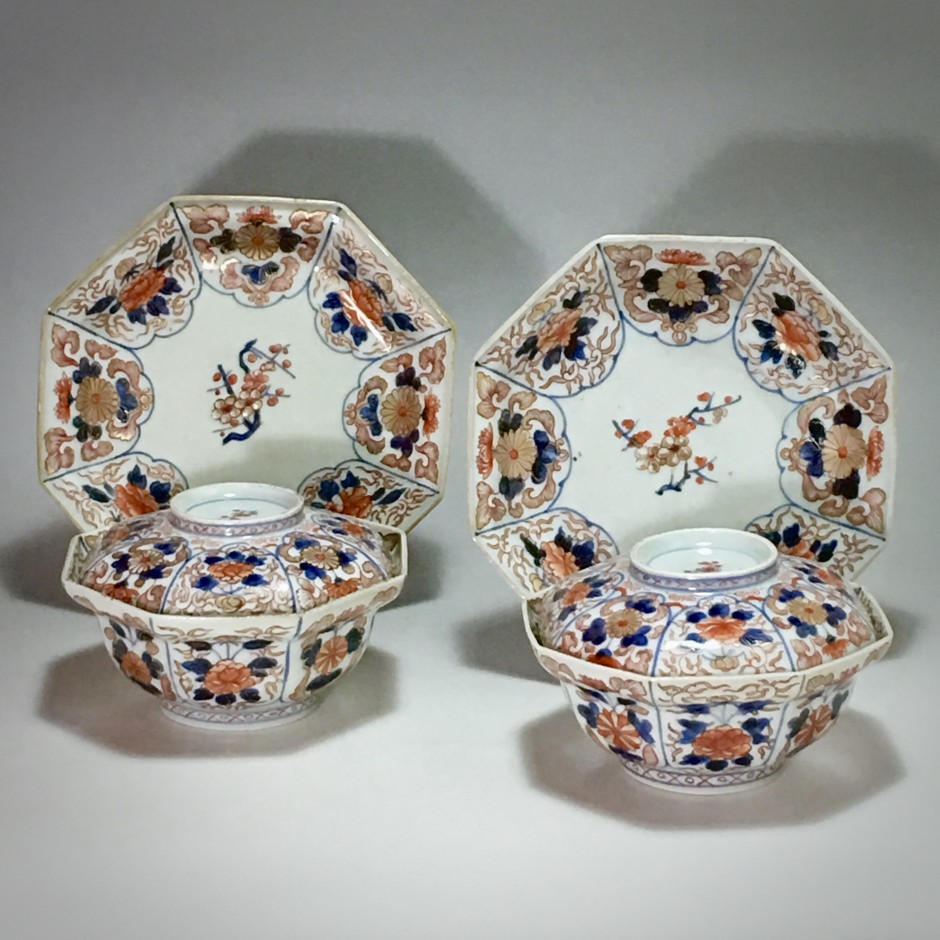 Japan - Rare pair of octagonal covered bowls - Edo period - early 18th century
