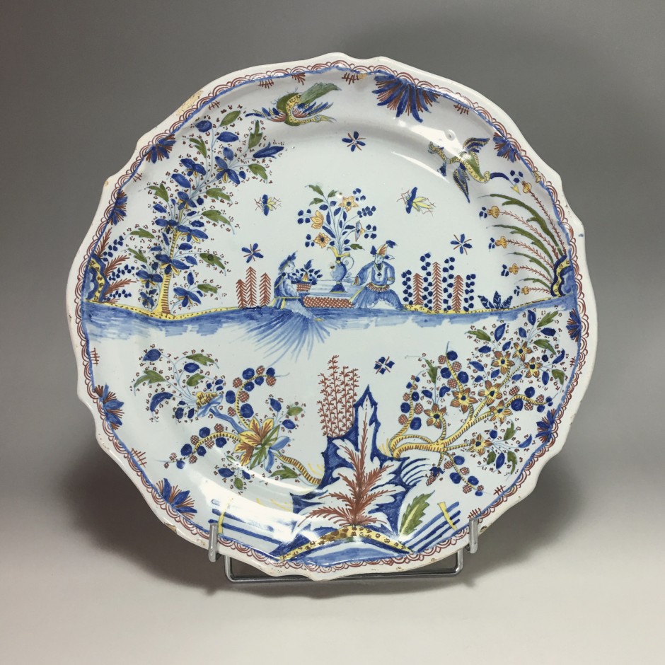 Moulins - Dish decorated with Chinese - eighteenth century - Sold