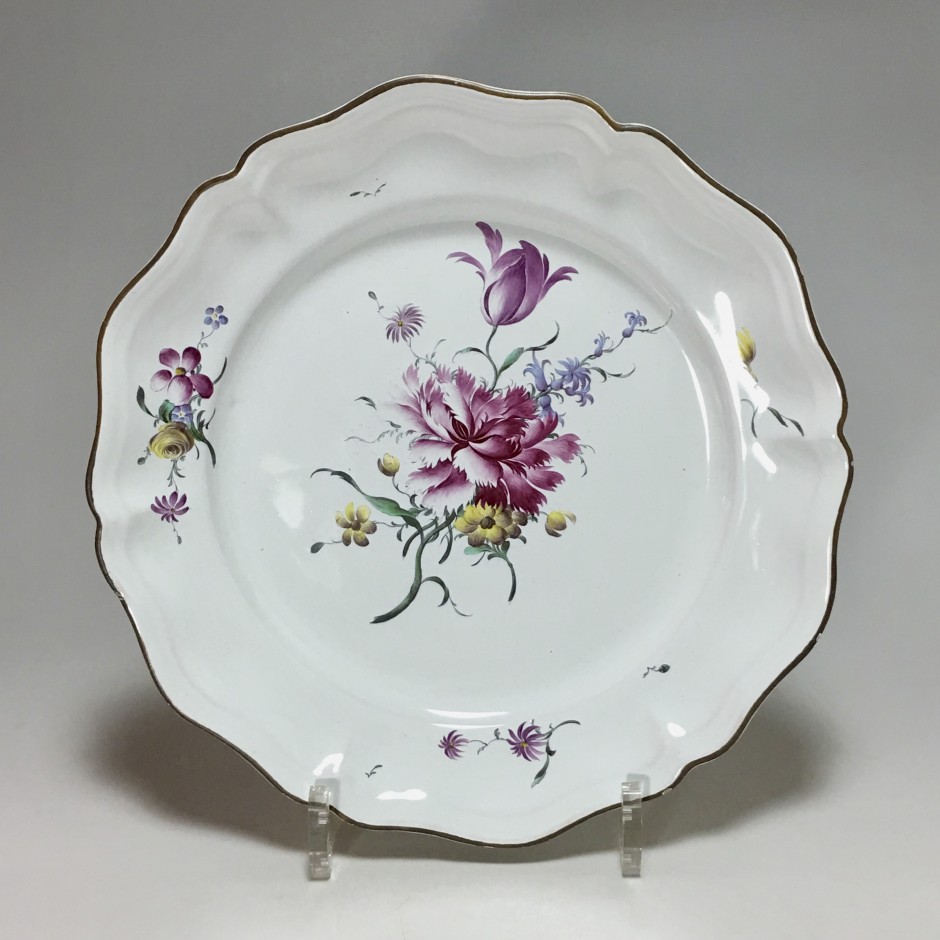 STRASBOURG - Joseph Hannong - Plate in fine quality - eighteenth century - SOLD