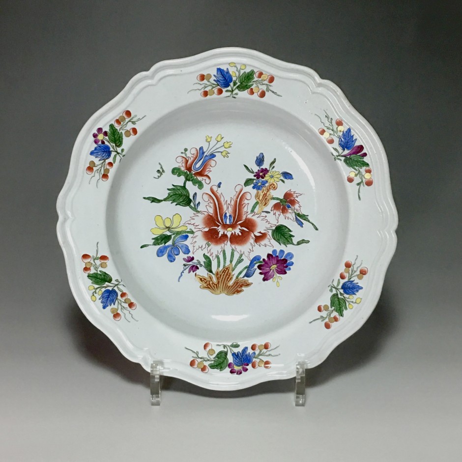 Doccia – Assiette à décor floral – XVIIIe siècle