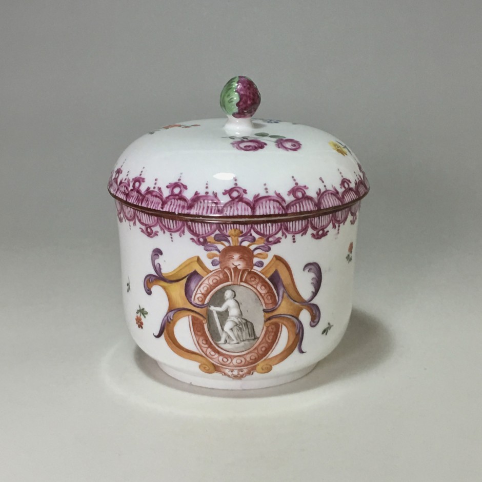 Porcelain sugar pot from Frankenthal - circa 1775
