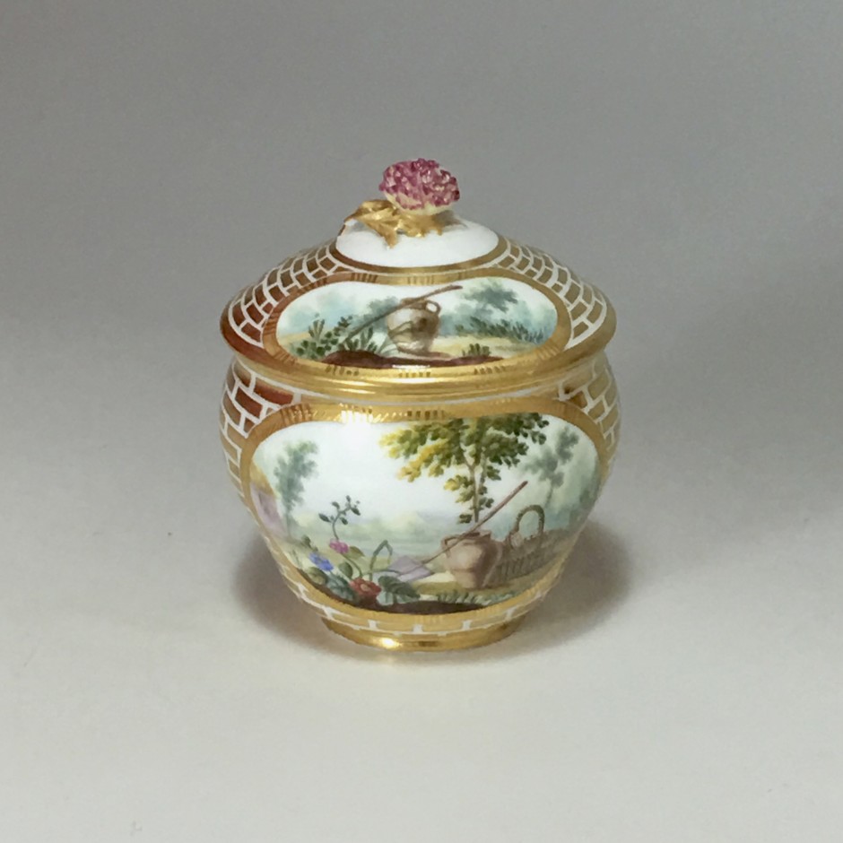 Sugar Pot "Hébert" in soft porcelain of the eighteenth century Sèvres - 1770 - SOLD