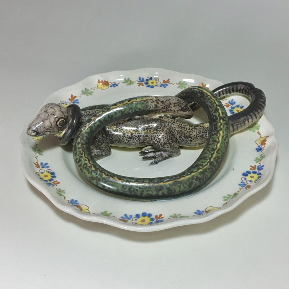 Assiette en faïence d'Alcora décorée en trompe-l'oeil - XVIIIe siècle