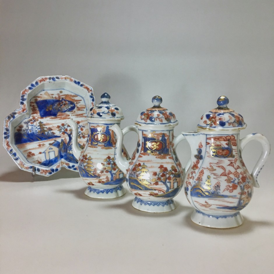 Chinese porcelain condiment set with Imari decoration - Eighteenth century