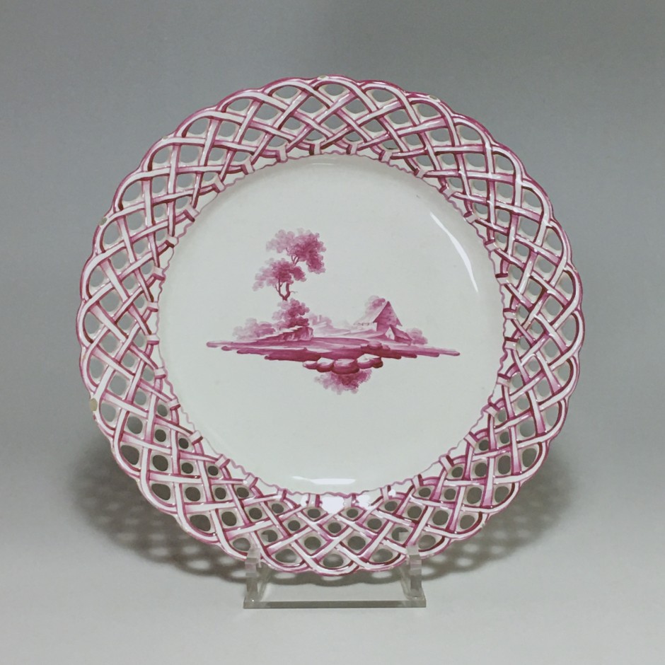 Niderviller - Assiette en camaïeu rose - XVIIIe siècle