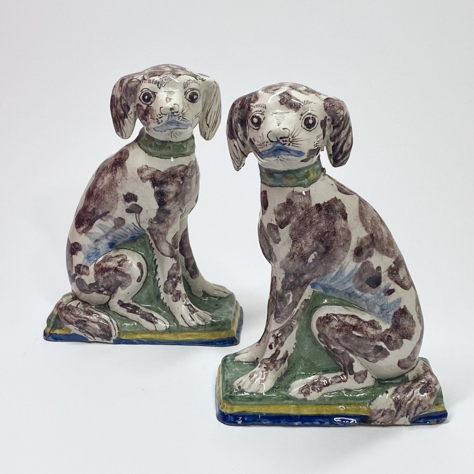 North of France - Pair of piggy banks depicting dogs - Eighteenth century