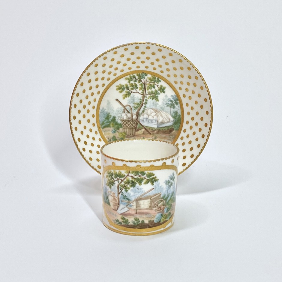 Gobelet litron en porcelaine tendre de Sèvres - XVIIIe siècle