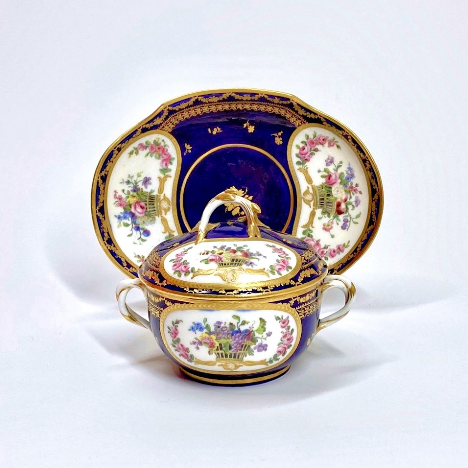 Sèvres - Bouillon bowl with blue background - Eighteenth century - SOLD