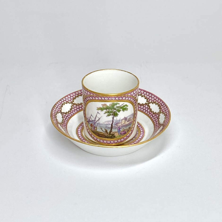 Sèvres - Cup and saucer decorated with maritime scenes - Eighteenth century
