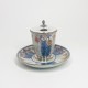 Grand gobelet et sa soucoupe en porcelaine du Japon du XVIIIe siècle monté en argent au XIXe siècle.