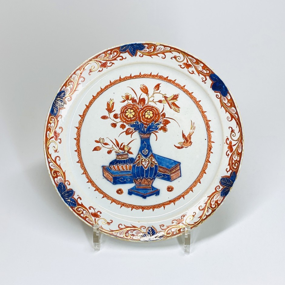 Delft - Earthenware plate with "Delft doré" decoration - Early Eighteenth century
