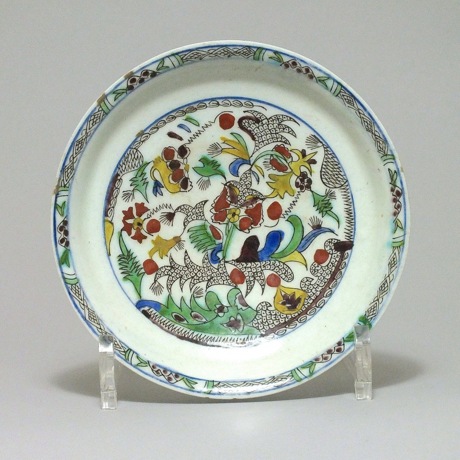 Kütahya (Ottoman Turkey) - Rare dish with floral decoration - Eighteenth century - SOLD