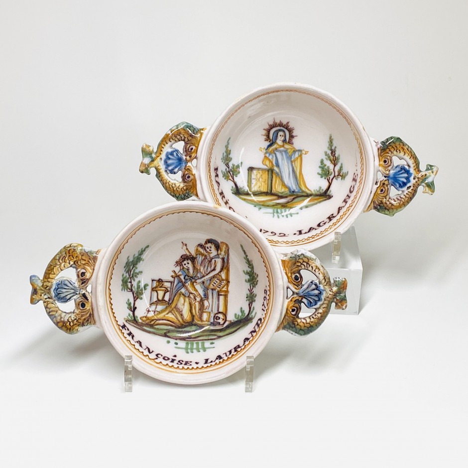 Roanne - Two bowls with patronymic decoration - Dated 1792