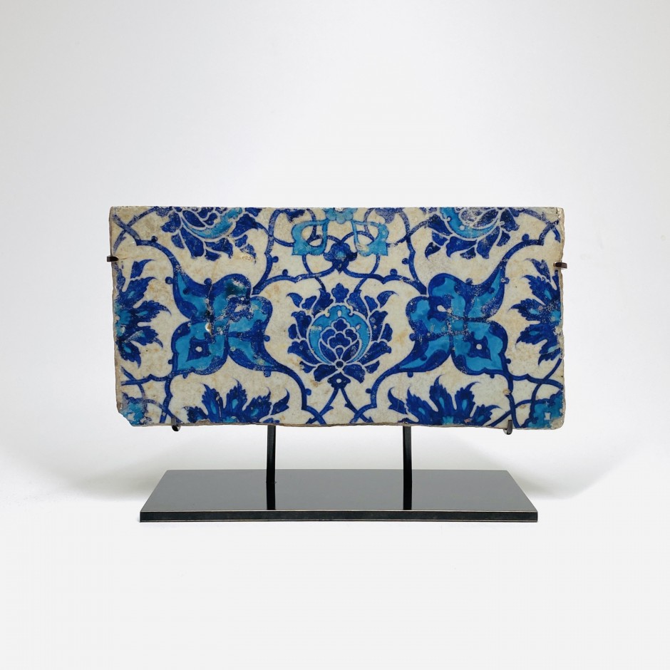 Carreau en céramique d'Iznik en bleu et turquoise - Premier quart du XVIe siècle - VENDU