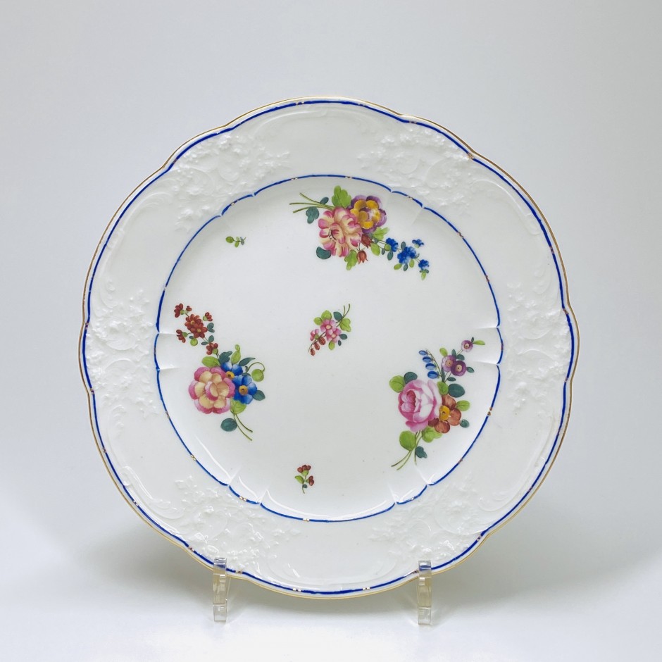 Sèvres - Plate decorated with bouquets of flowers - Eighteenth century