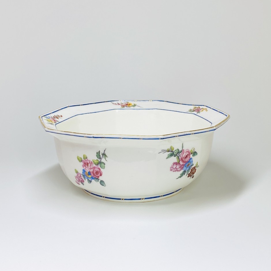 Sèvres - Salad bowl decorated with bouquets of flowers - Eighteenth century - SOLD
