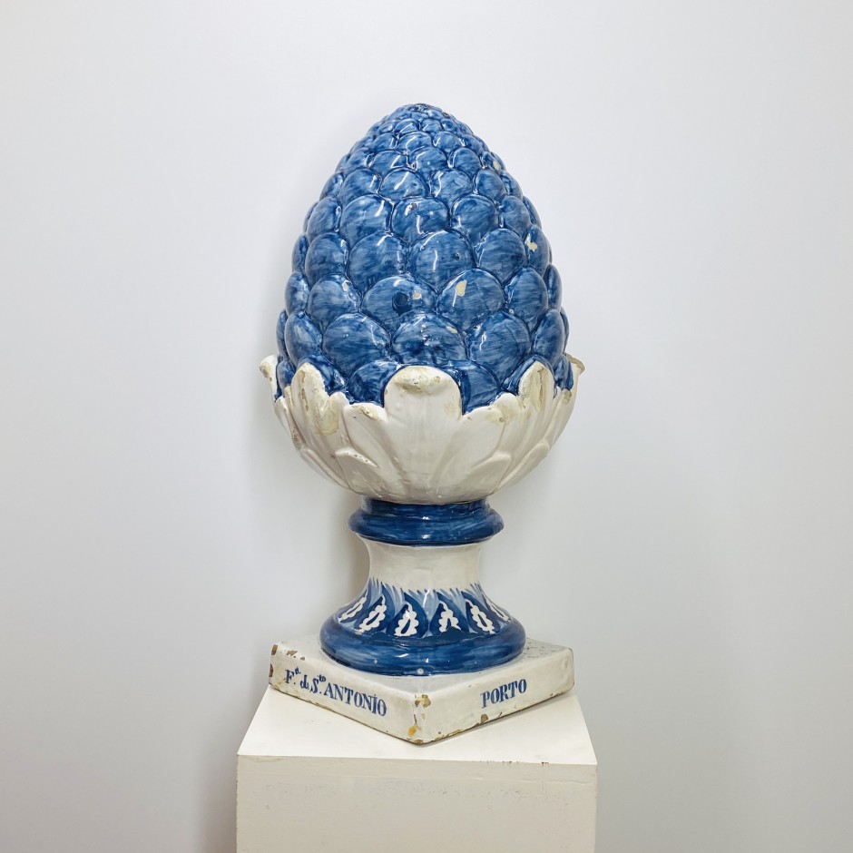 Portugal - Faience pine cone from Porto - Nineteenth century - SOLD