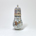 Rouen - Rare saupoudreuse à décor dit "au chèvrefeuille" - XVIIIe siècle - VENDU