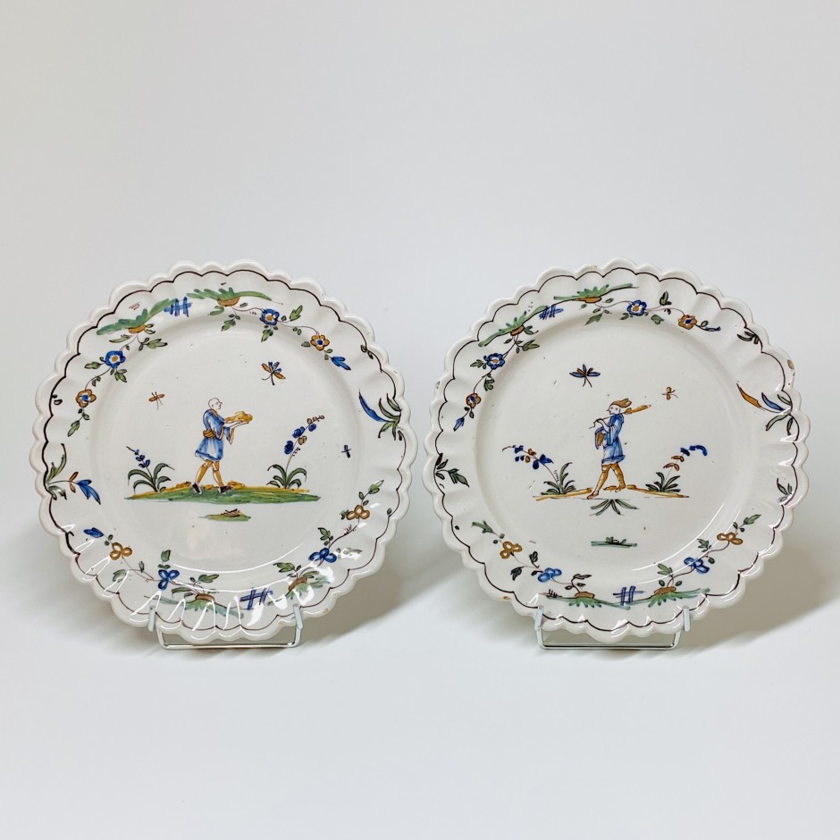 Pair of earthenware plates from Roanne - Eighteenth century